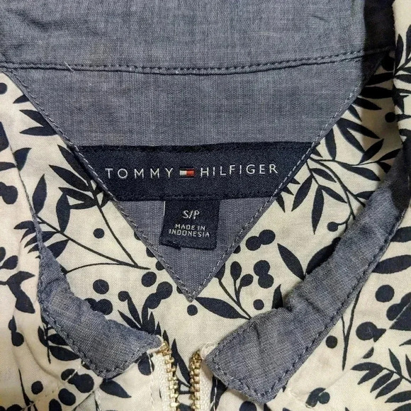 Tommy Hilfiger Floral Print 3/4 Sleeve Half Zip Blouse Top Petite Small NWOT - Picture 5 of 9